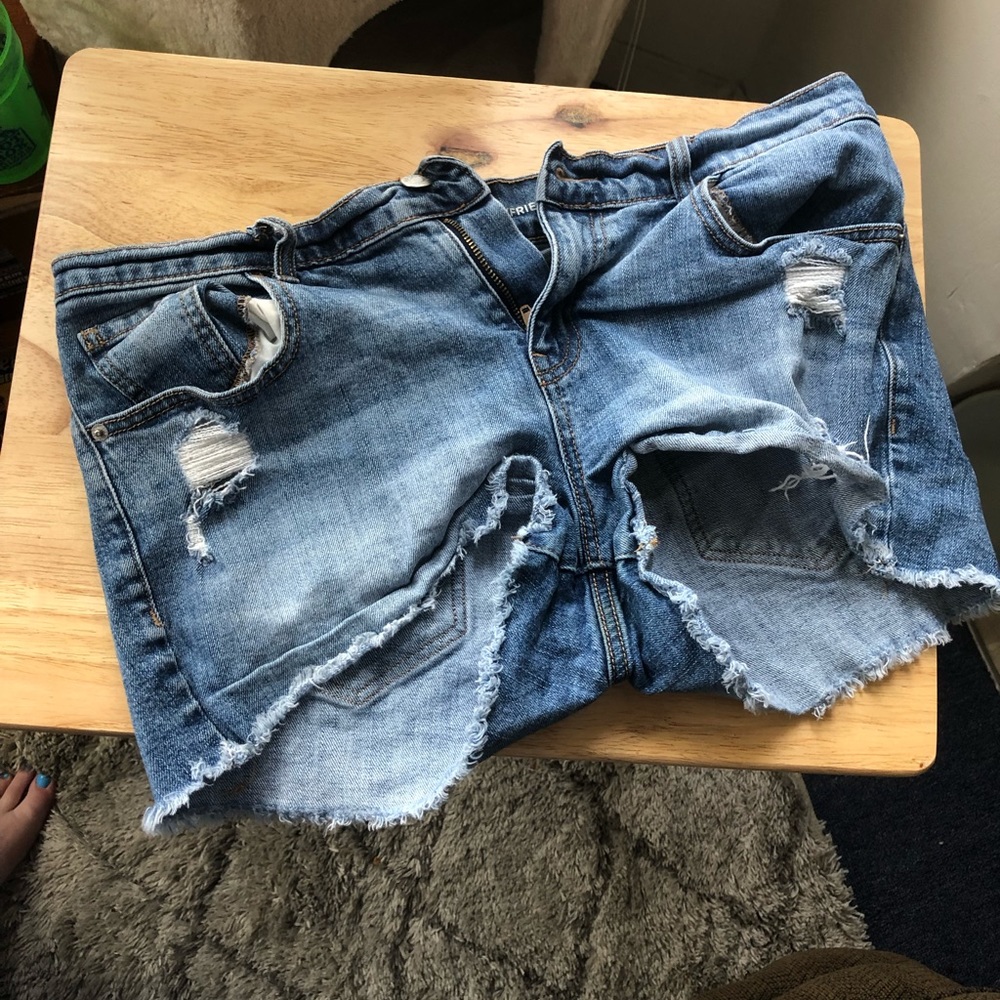 Old Navy Distressed Boyfriend Short